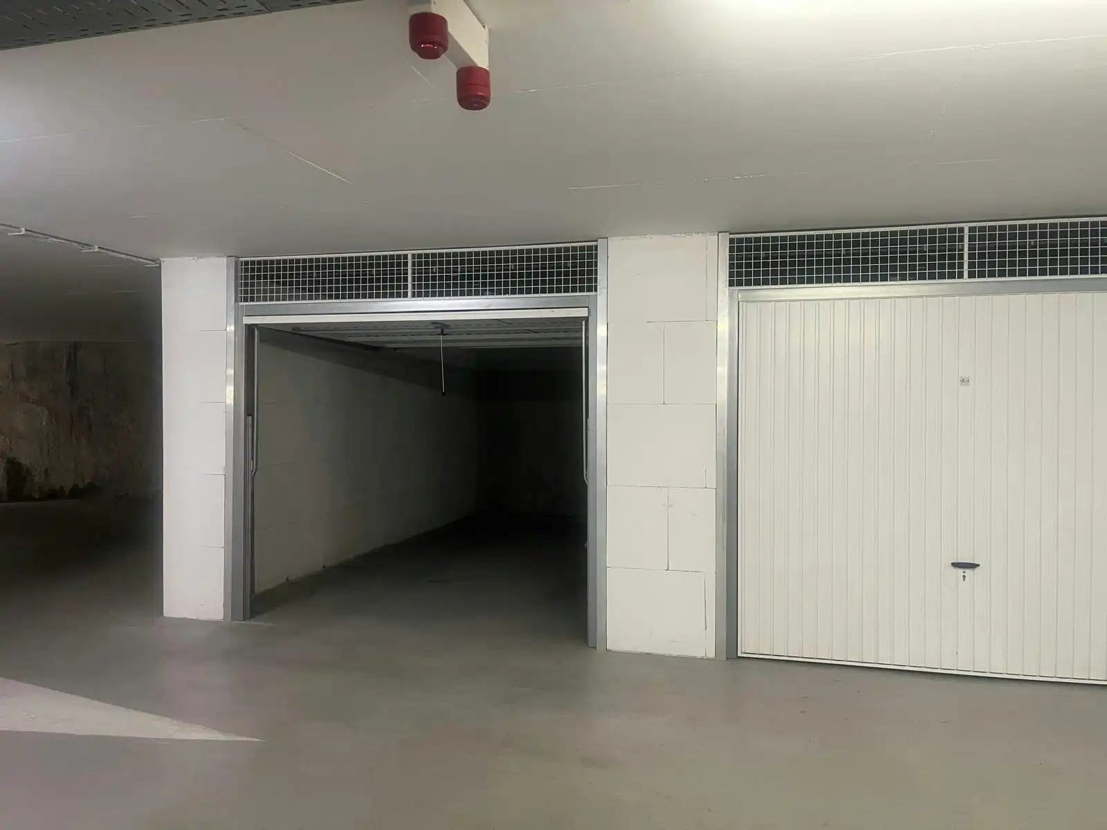 Ruime garagebox te koop onder het Marktplein te centrum! foto 4