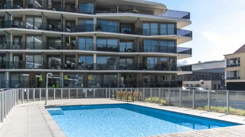 Luxe Appartement met frontaal zeezicht te koop in Oostende foto 11