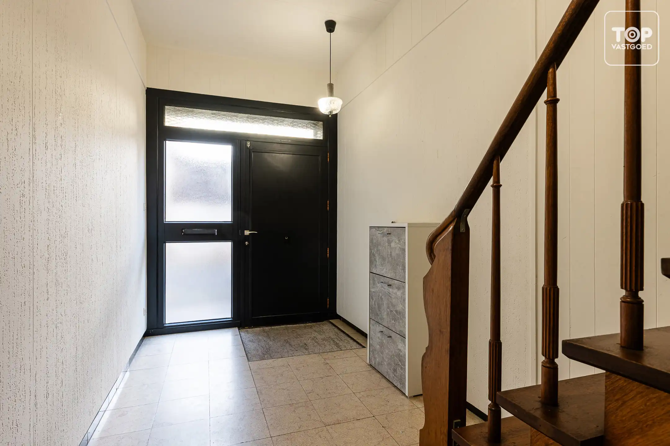 Instapklare woning met magazijn foto 8