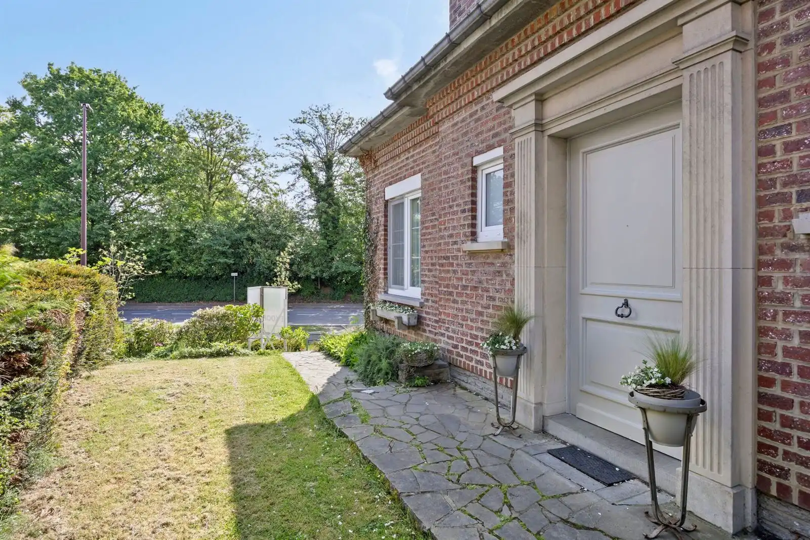 Ruime villa (230m²) met 3 slaapkamers + bureau op 6a 38ca foto 2