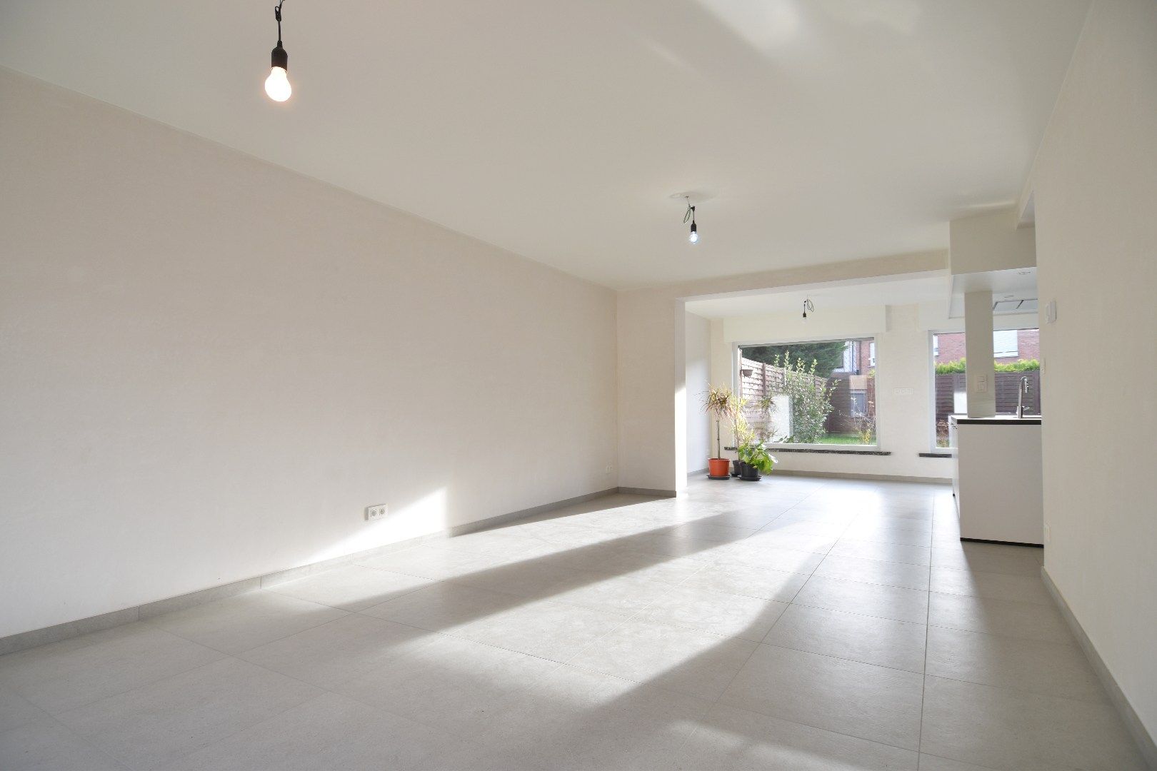 Volledig gerenoveerde woning met tuin en 3 slaapkamers foto 3