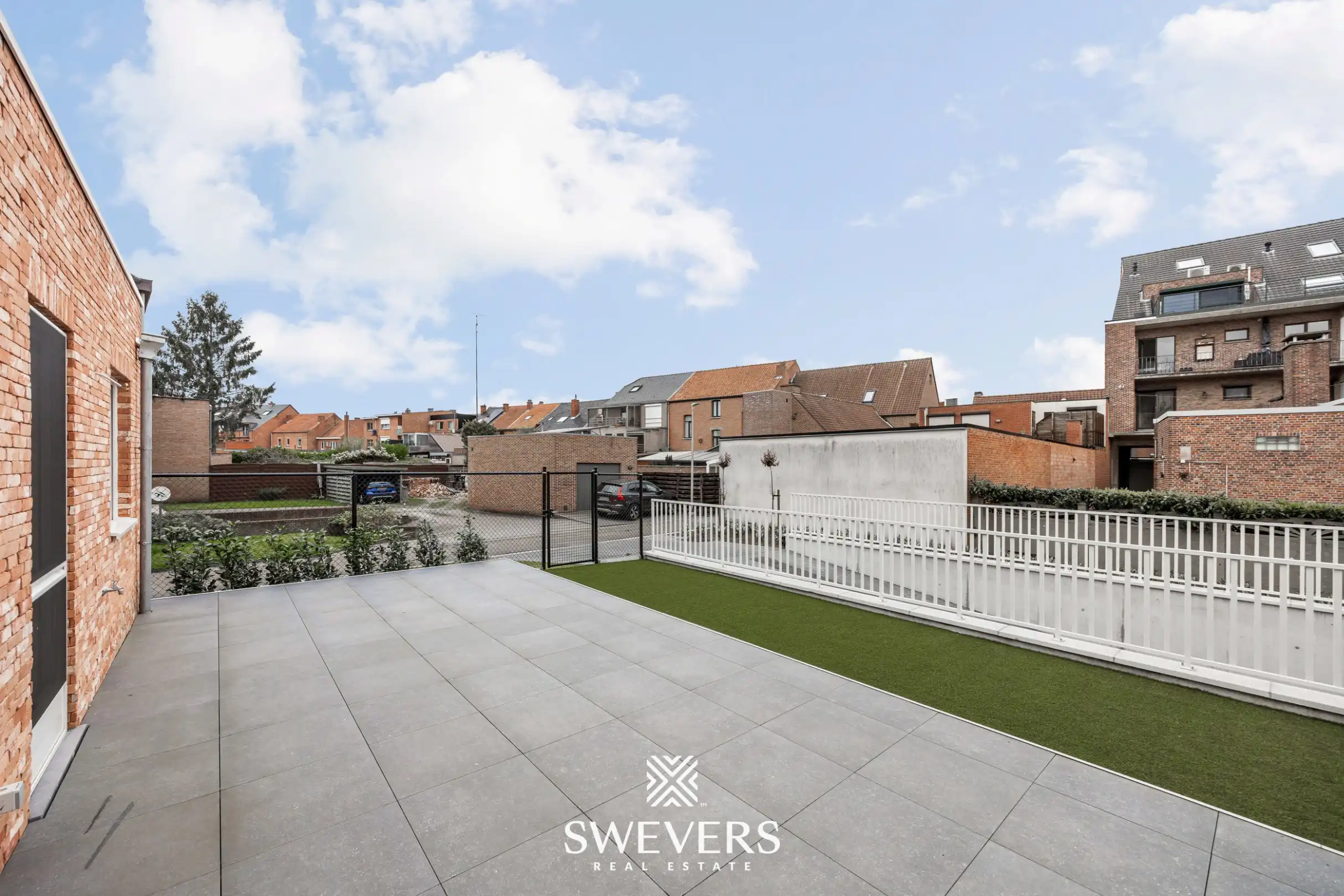 Modern gelijkvloers appartement met privétuin en dubbele parking foto 13