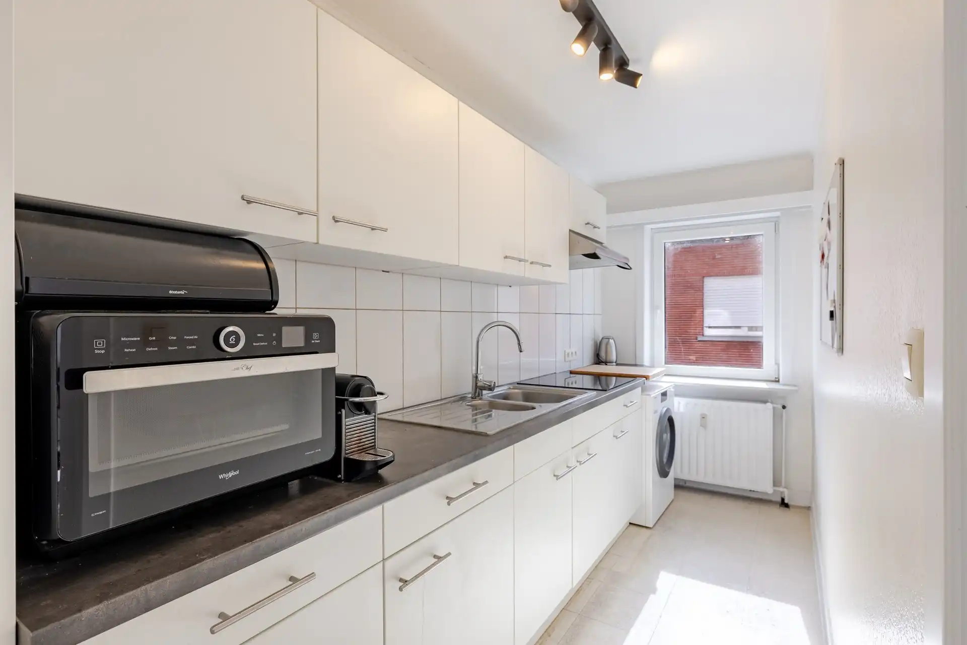 Perfect instapklaar en recent gerenoveerd appartement met garage op toplocatie in Liedekerke foto 14
