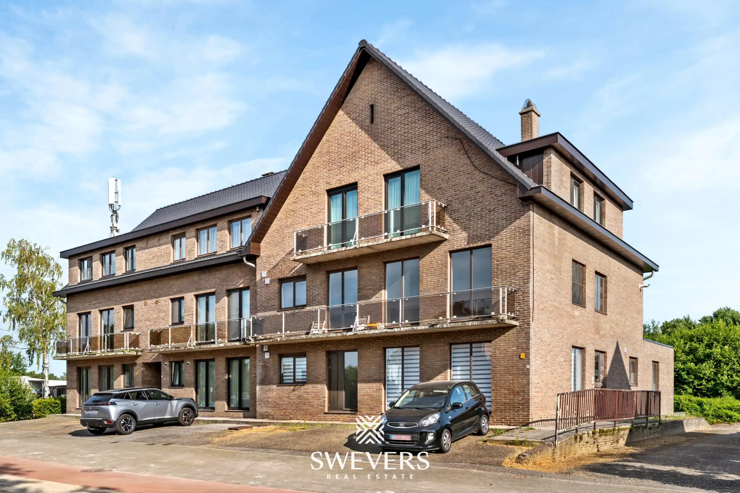 Gerenoveerd appartement met garagebox en kelderberging foto 19