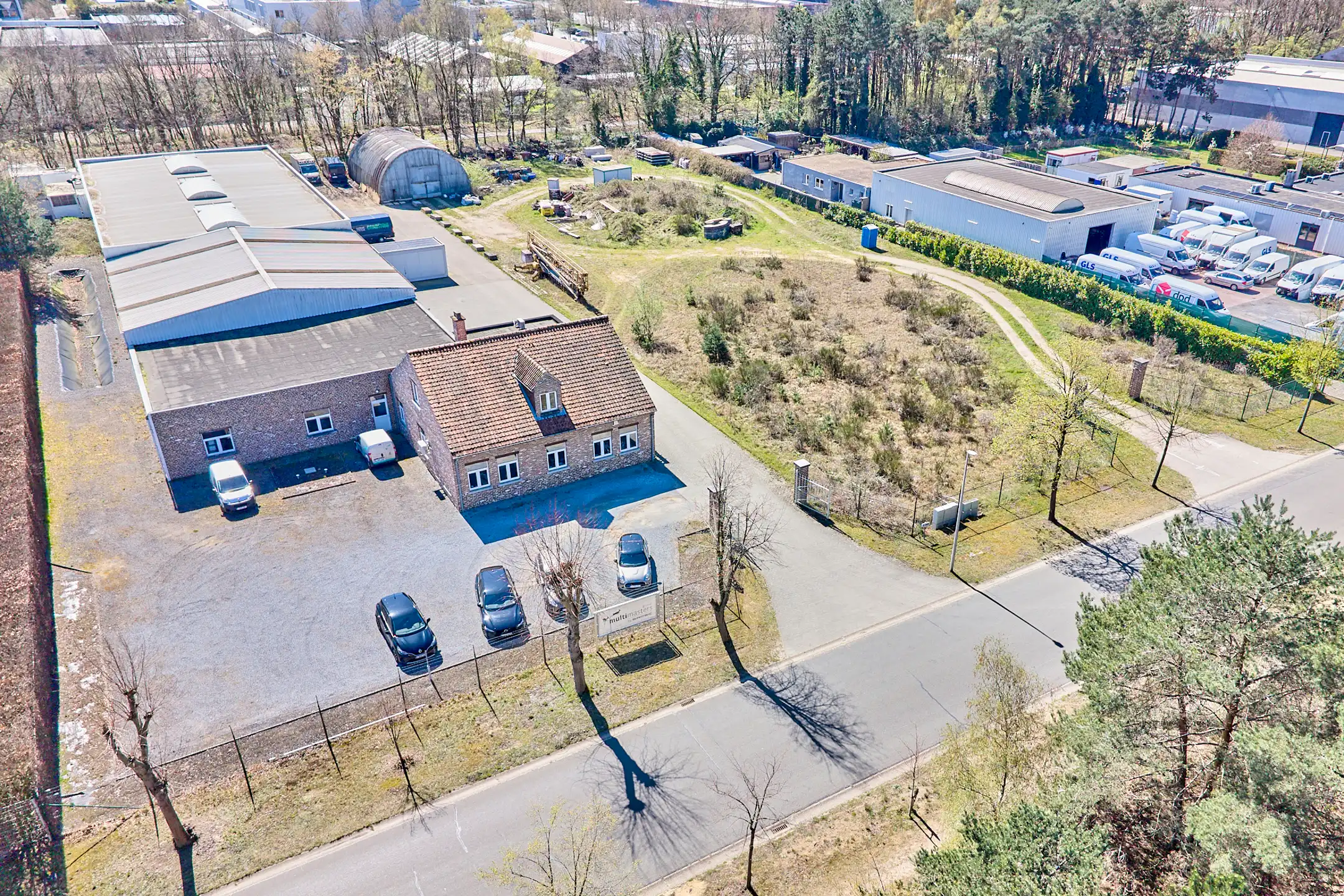 TE KOOP: BEDRIJFSGEBOUW OP PERCEEL VAN 8.000M² IN ZONHOVEN foto 18