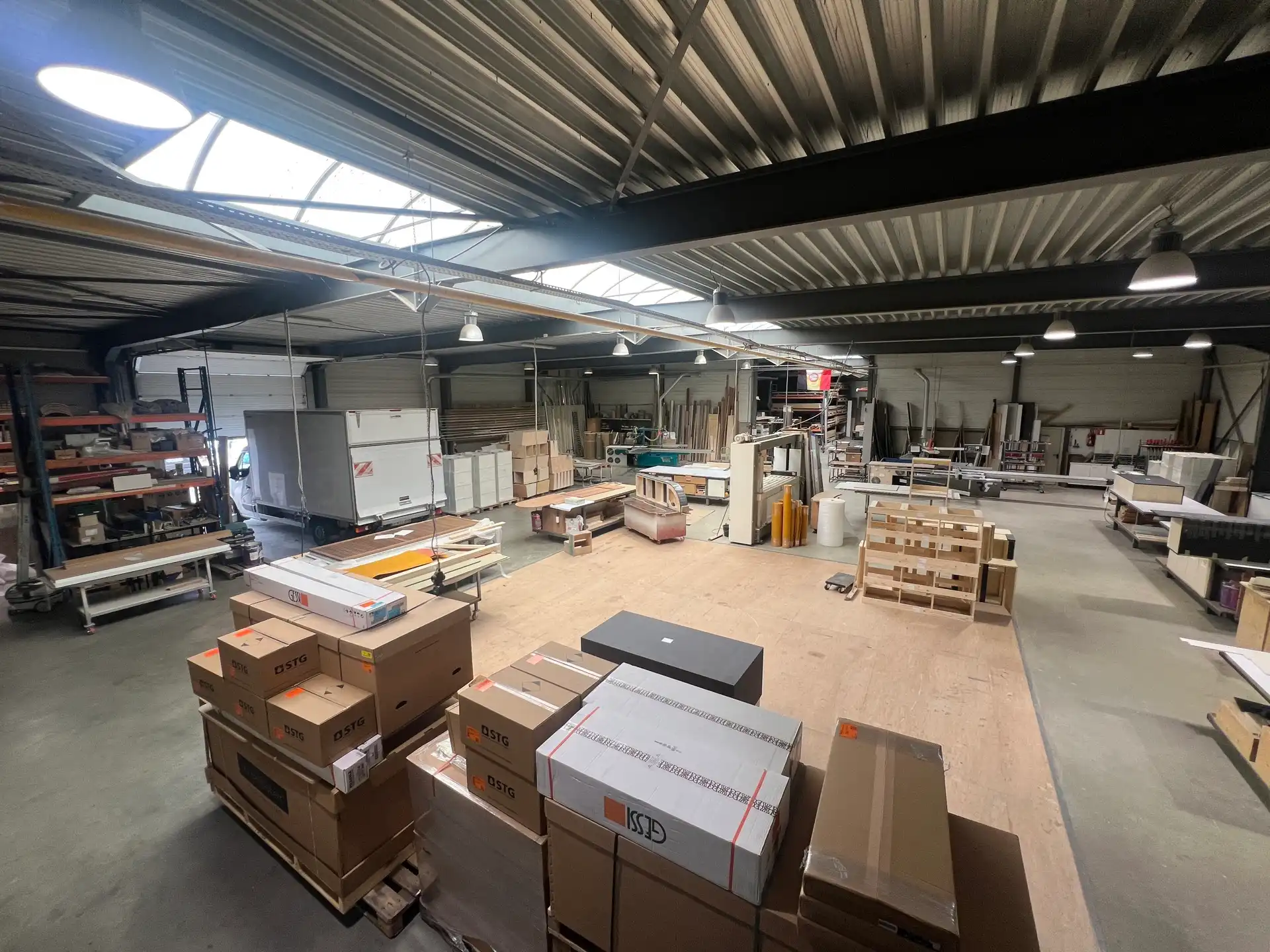 SEMI-INDUSTRIEEL GEBOUW MET APPARTEMENT foto 17