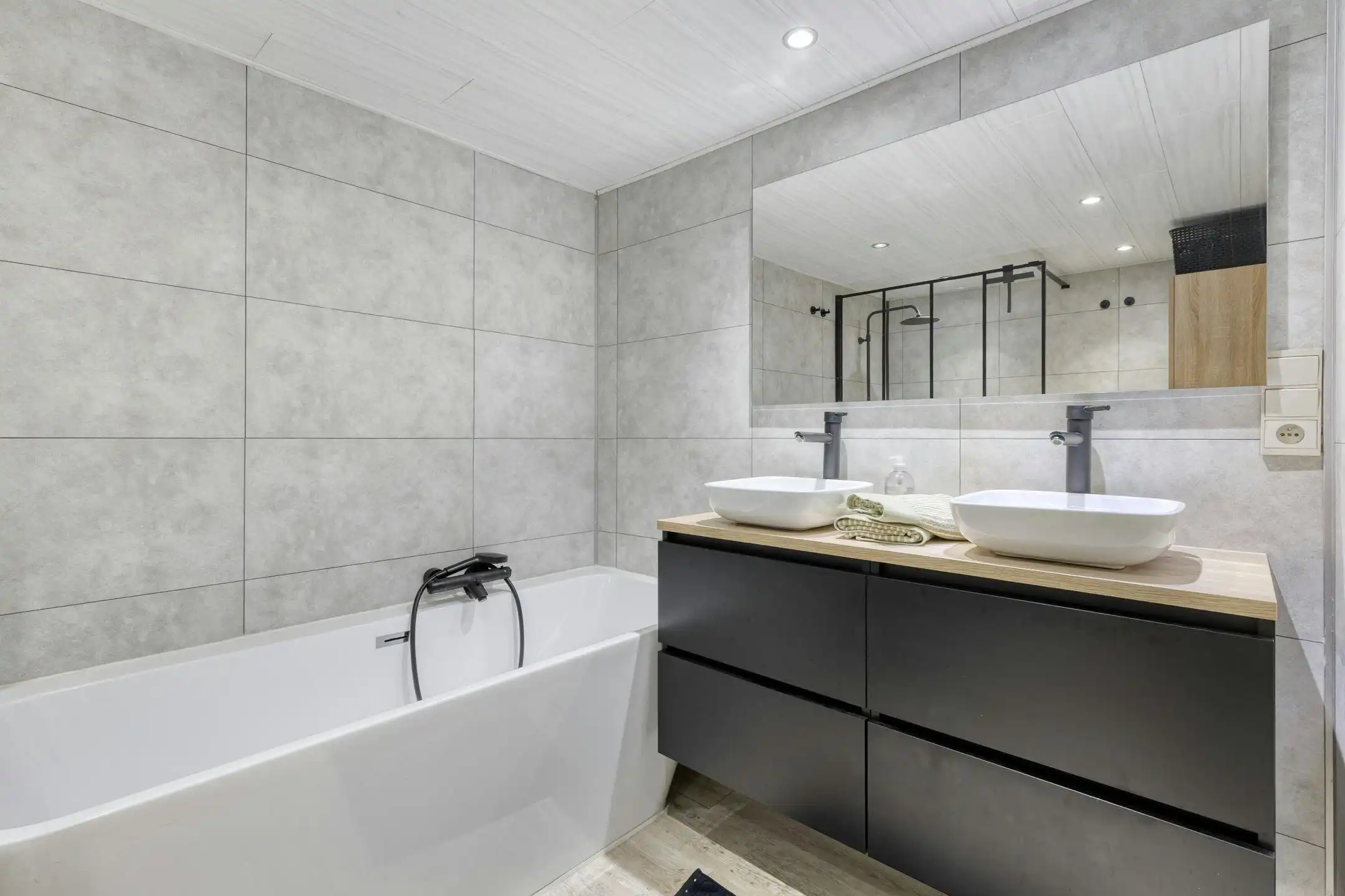 Instapklaar huis met 4 slaapkamers te koop in Anzegem foto 7