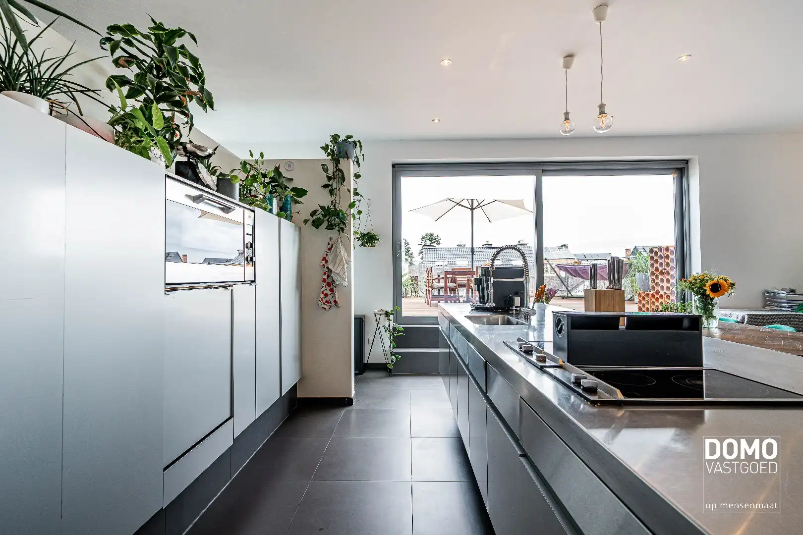 PRACHTIGE LOFT MET ROYAAL TERRAS OP TOPLOCATIE BINNEN DE GROTE RING VAN HASSELT foto 7