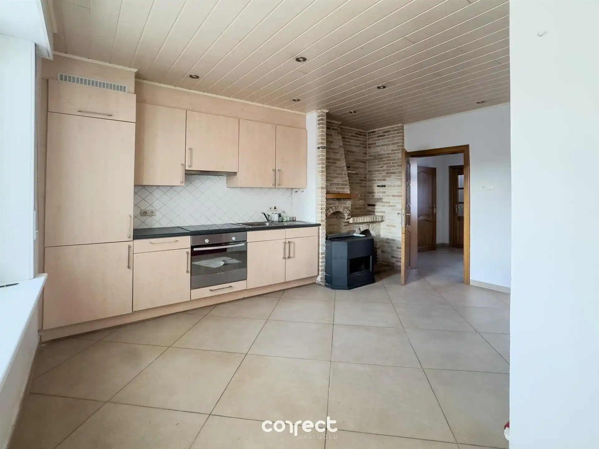 Ruime woning met garage. foto 4