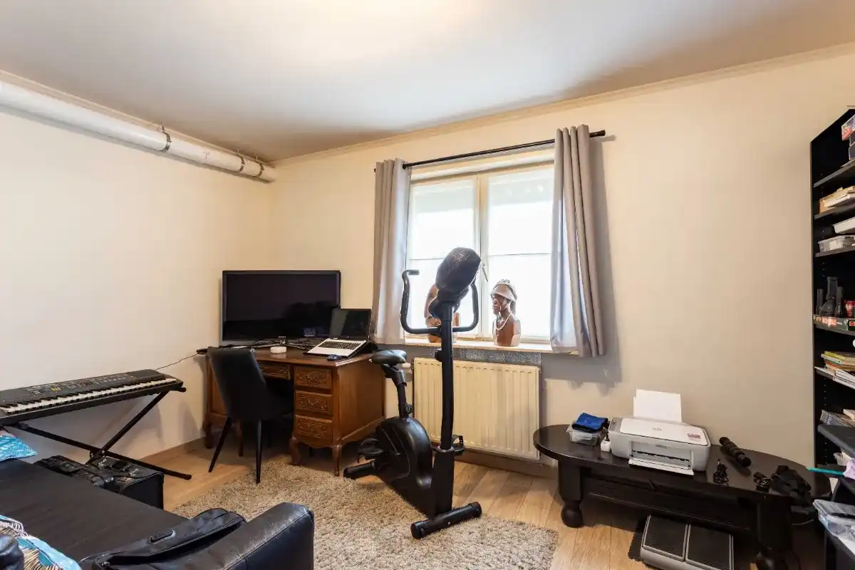 Ruim appartement met inbegrepen garage en ruime kelderberging foto 9