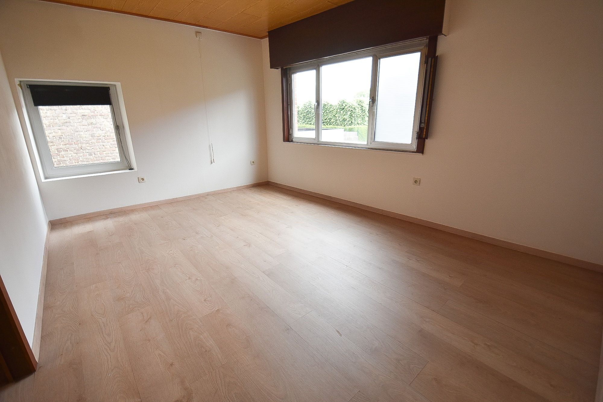 Te vernieuwen 3 slpk woning met tuin en garage in centrum Knesselare foto 10