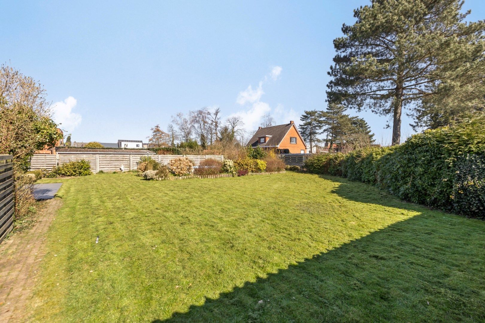 Te renoveren woning met garage en ruime tuin nabij het centrum van Dessel ! foto 28