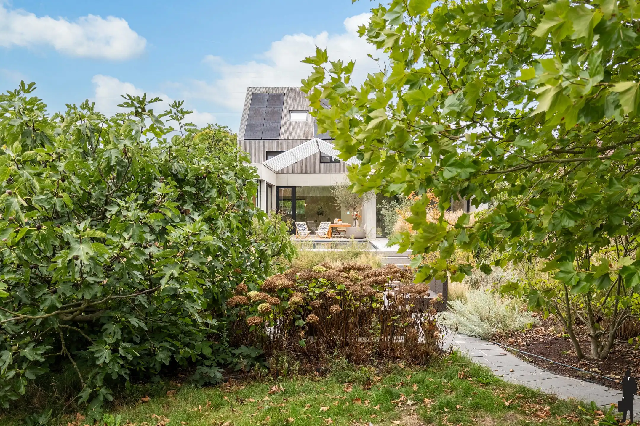 Uitzonderlijk gelegen architectenvilla op grond van 2.001m² foto 25