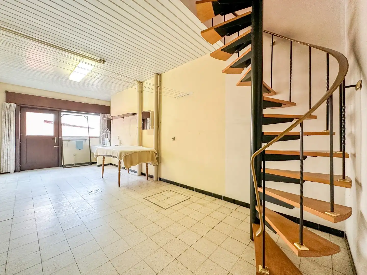 Ruime bel-étage woning met garage, diepe tuin en lift, Torhout foto 5