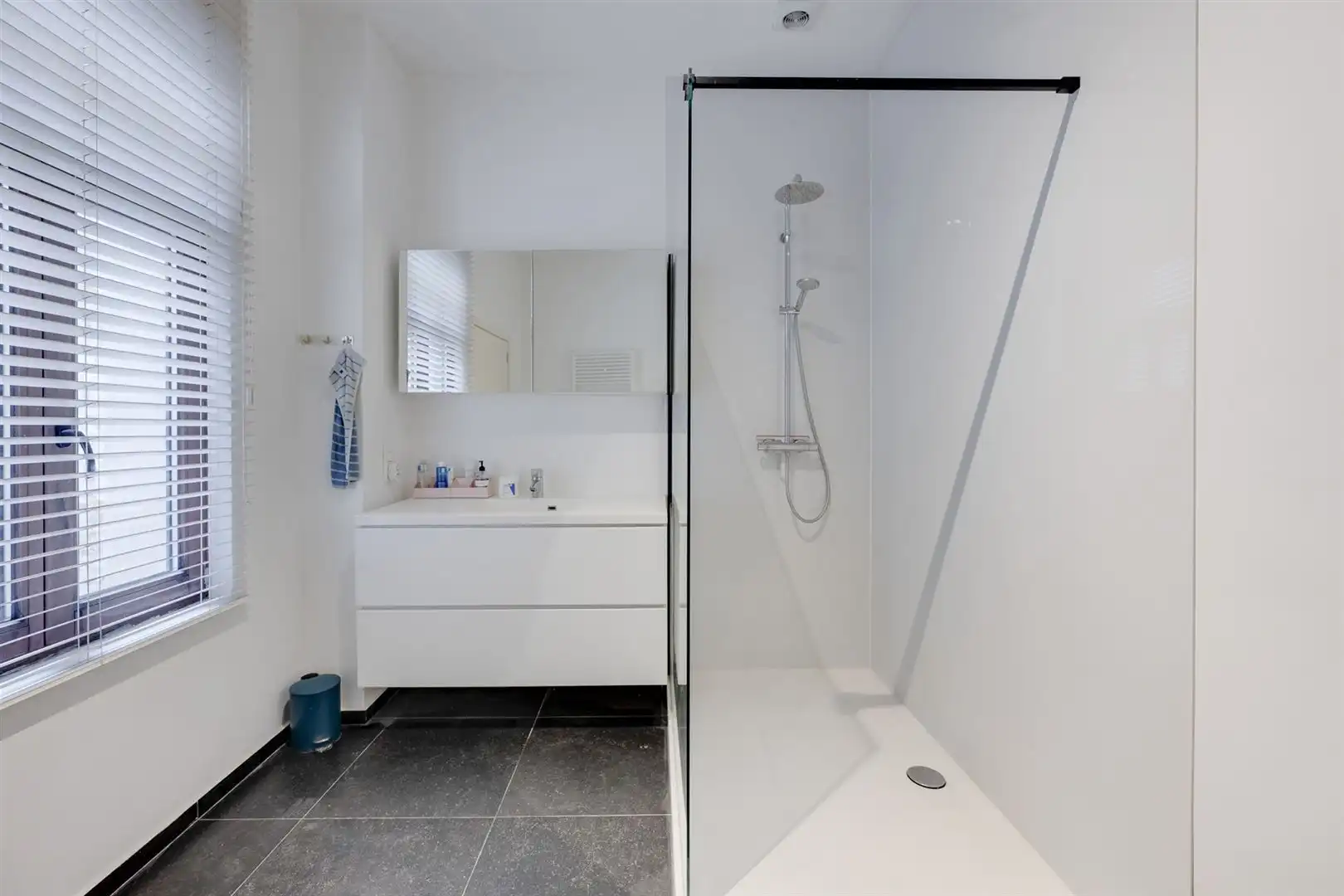 Appartement met 2 SLK en zicht op het Wapperplein foto 17