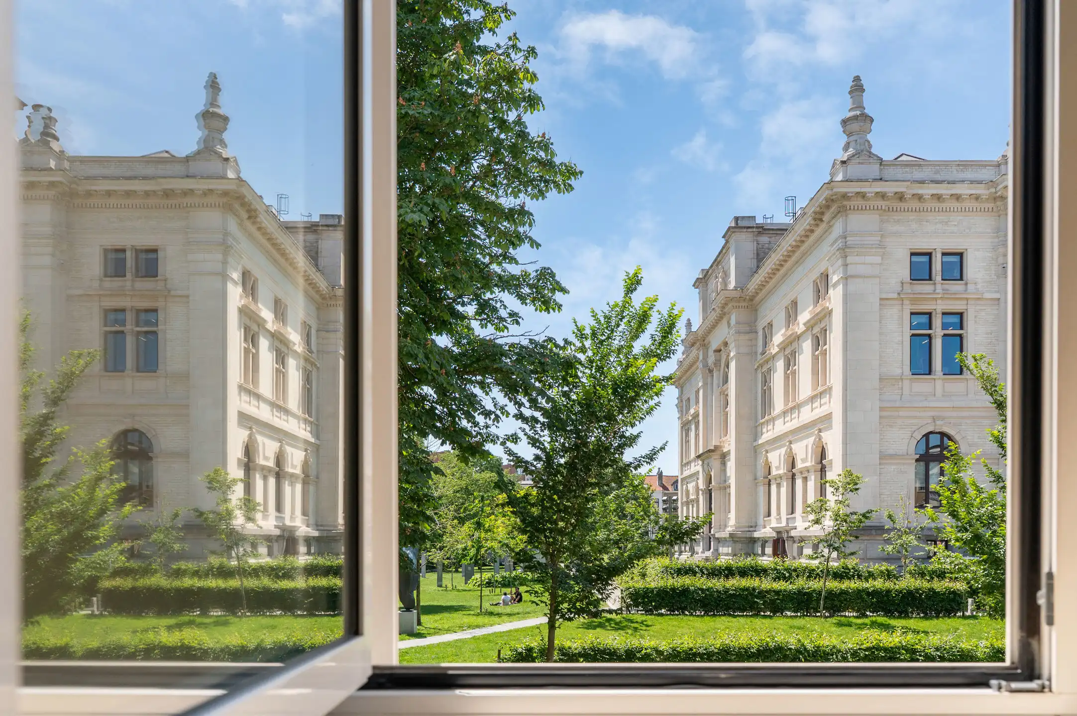 Hoofdfoto van de publicatie: Ruim appartement met uniek zicht op KMSKA