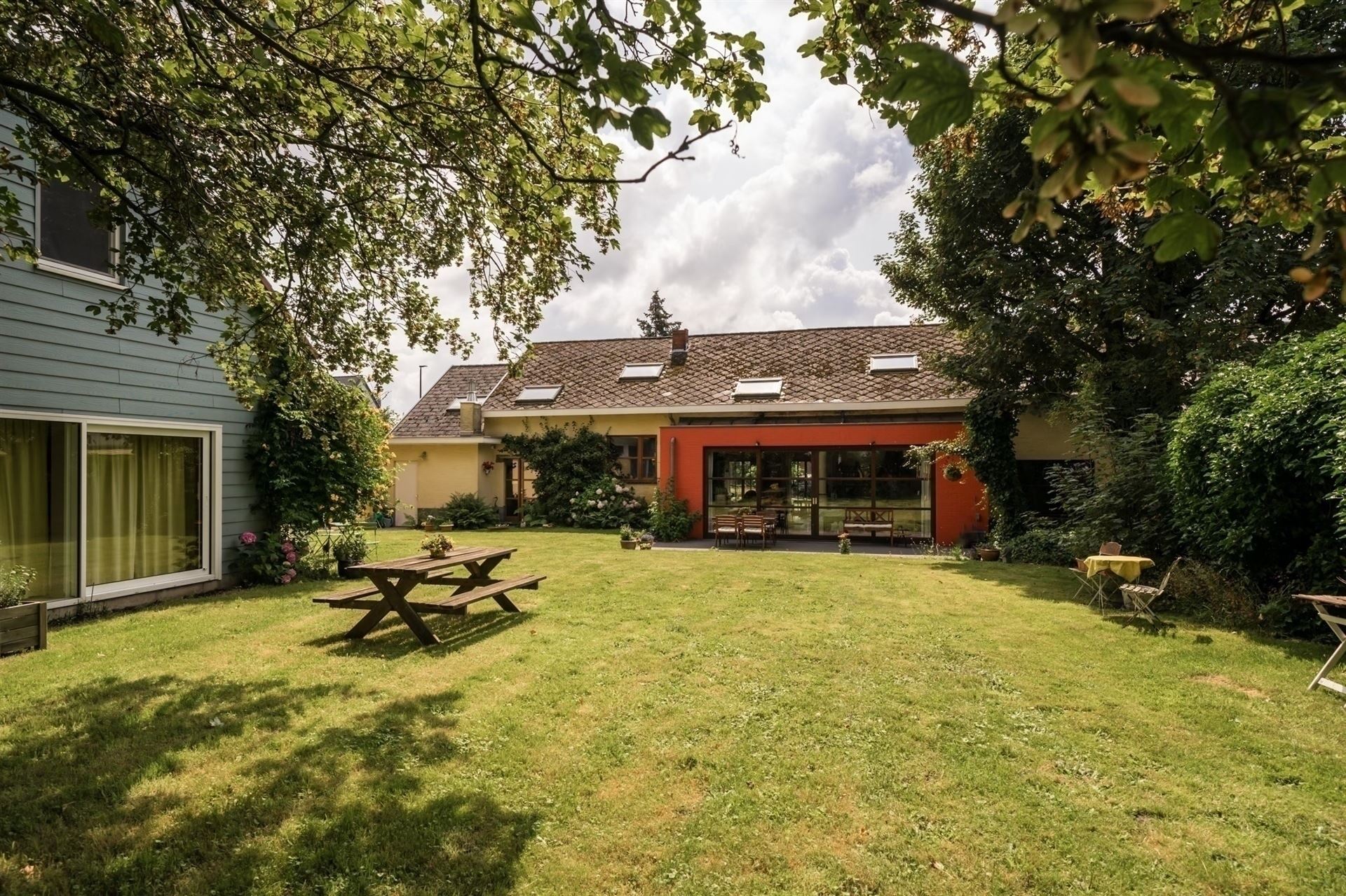 Ruime villa met extra woonhuis/praktijk op 4853m²! foto 18