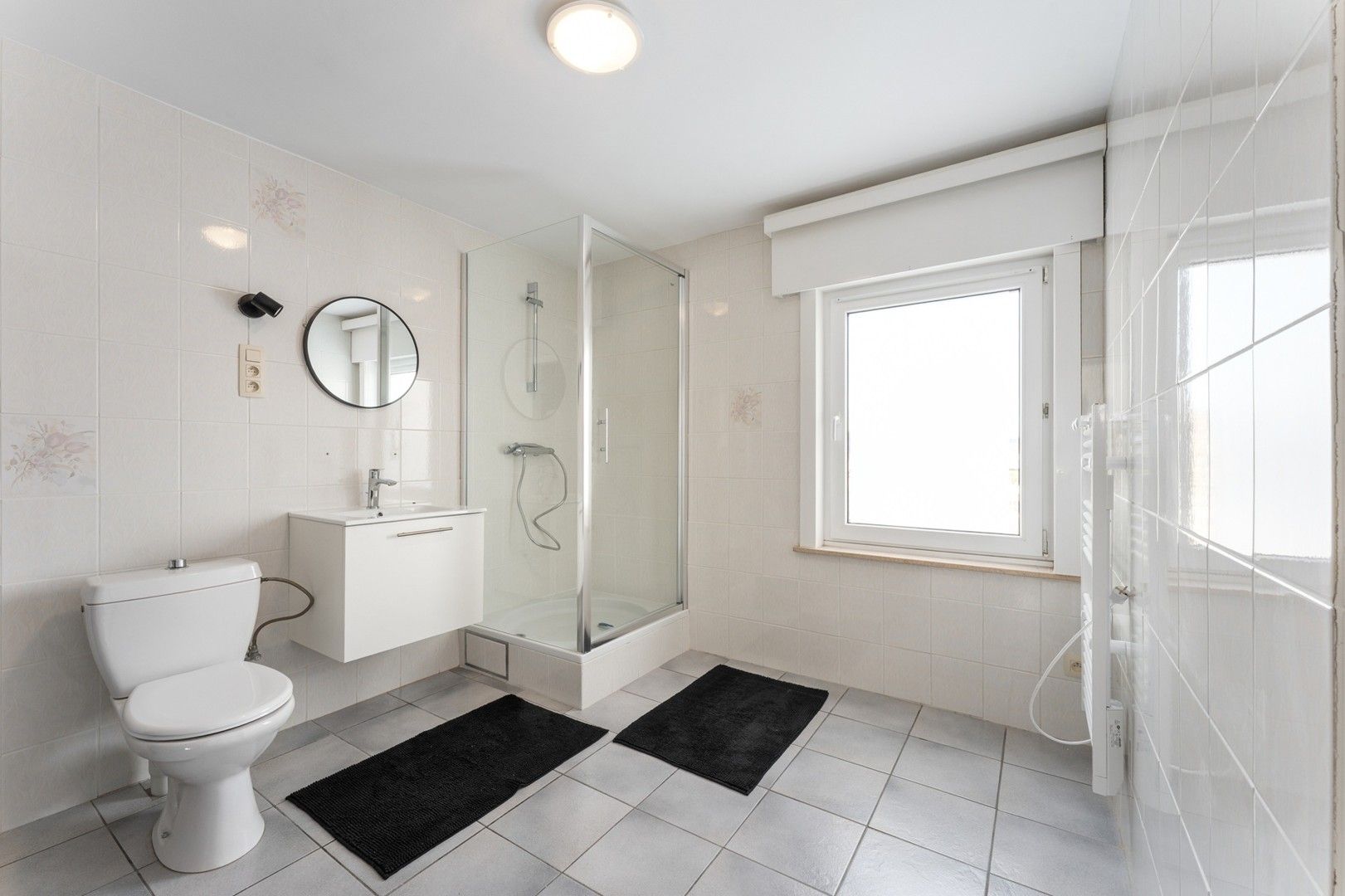 Instapklare woning met 3 slaapkamers, garage en diepe tuin op 449 m² foto 11