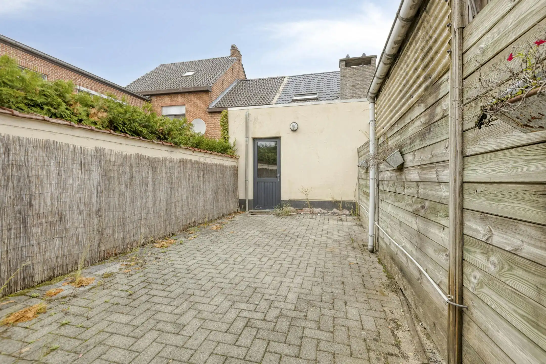 Opbrengsteigendom met 2 appartementen en hangaar te Lummen foto 24