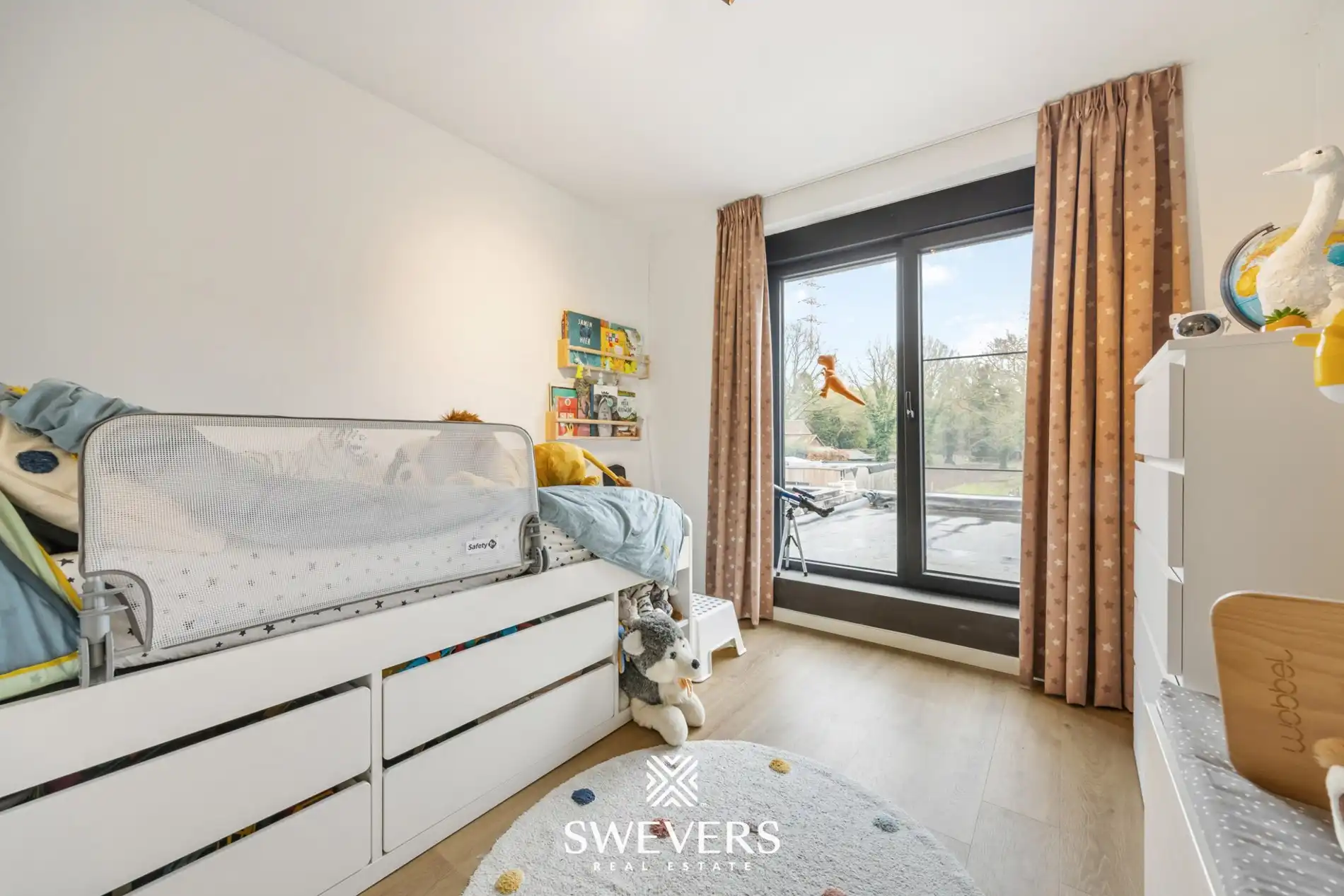 Recente halfopen bebouwing met 5 slaapkamers met verrassend grote tuin in Houthalen foto 15