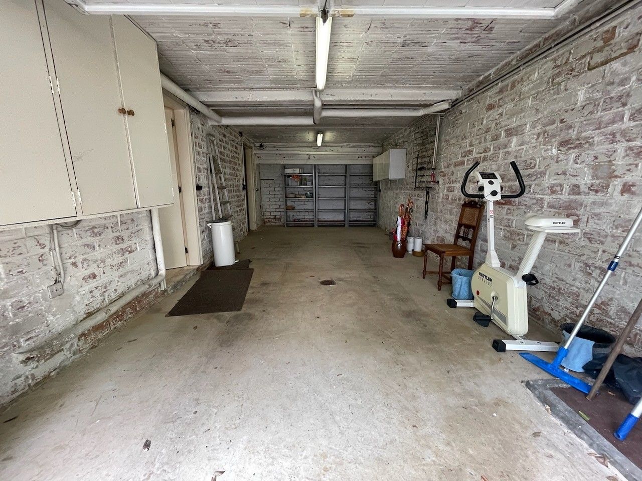 Genk, Jan Habexlaan 10: Bel-etage woning met 3 ruime slaapkamers, kantoorruimte, garage en mooie tuin vlakbij Genk-centrum! foto 24