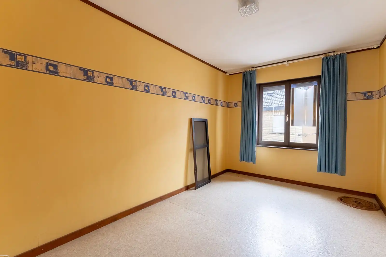 Ruime gezinswoning met 4 slaapkamers in het hart van Heist. foto 12