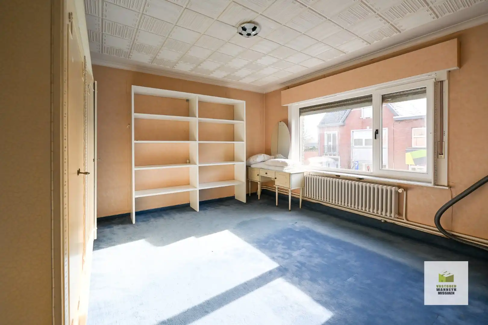 Ruime te renoveren gezinswoning met grote garage en 4 slaapkamers op 349m2 foto 18