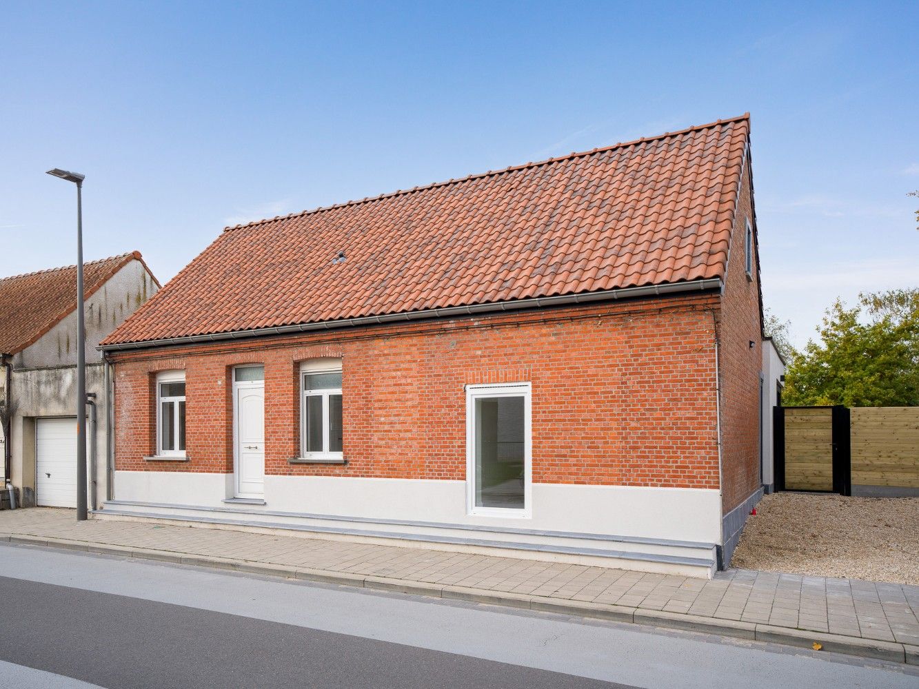 Prachtig gerenoveerde woning met 3 slpk. en tuin foto {{pictureIndex}}