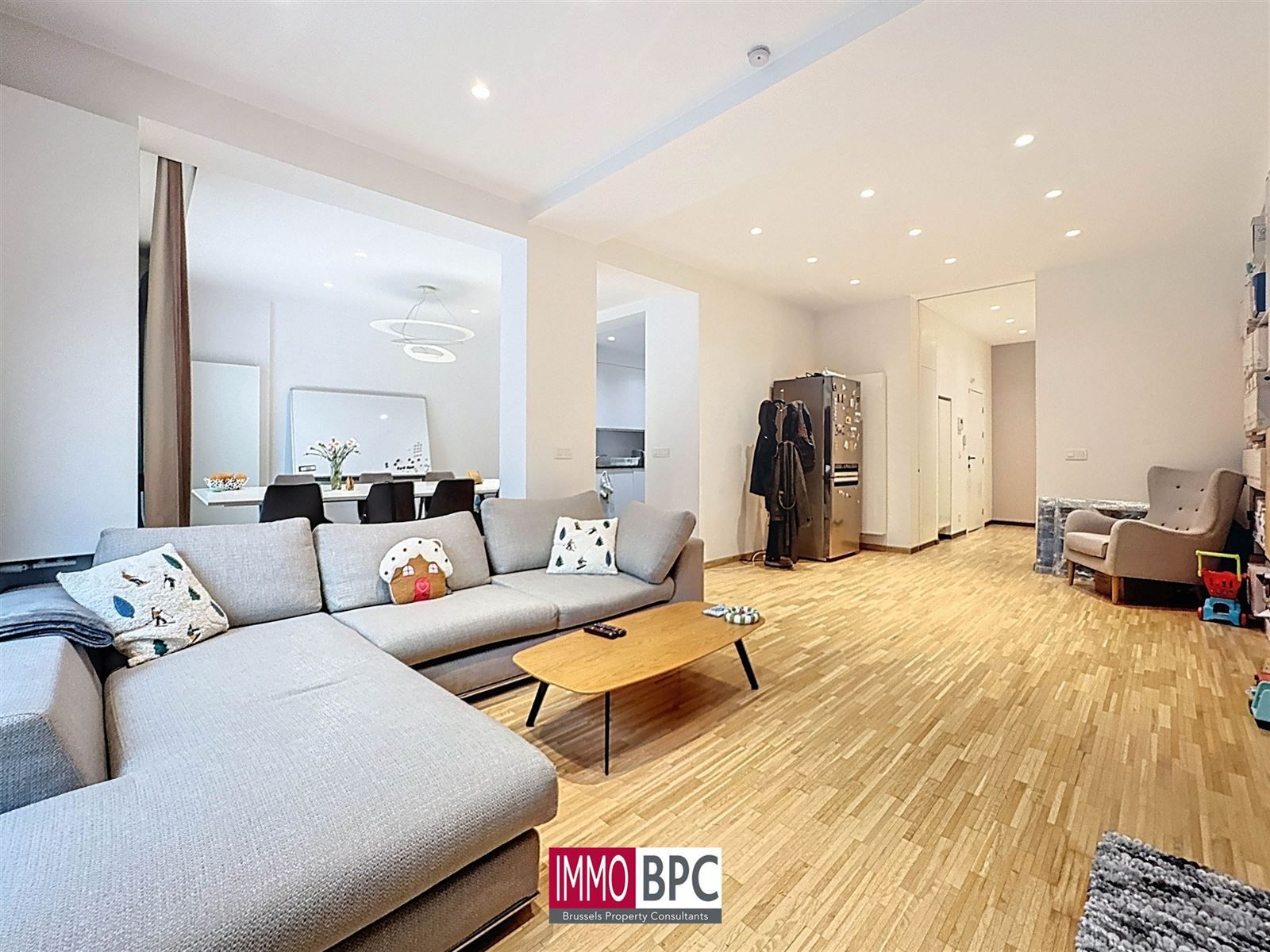 UITZONDERLIJKE MODERNE OPBRENGSTEIGENDOM IN GANSHOREN – 595 m² WOONOPPERVLAKTE foto 9