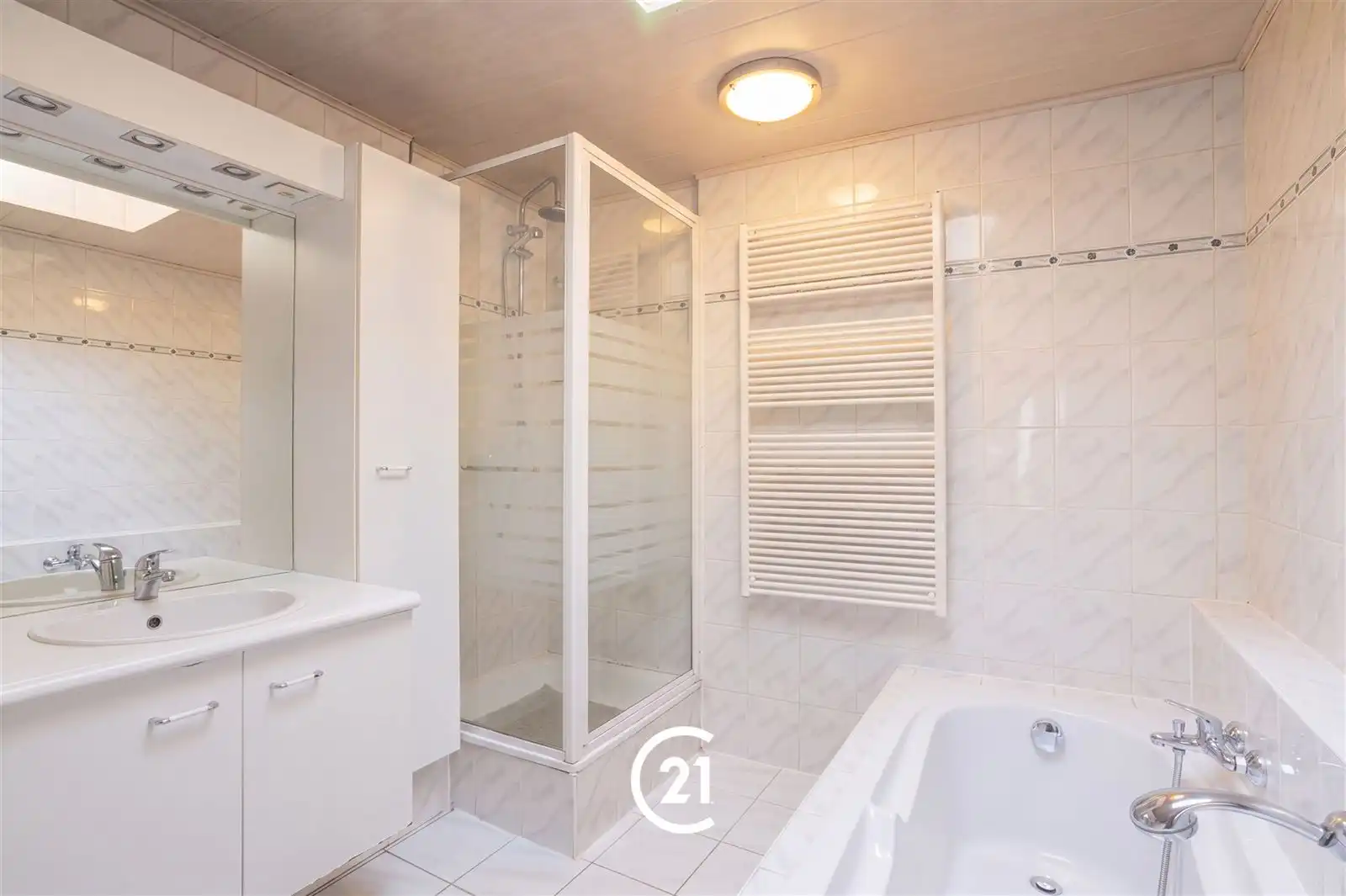 Instapklare woning met verzorgde tuin te Kruisem! foto 6