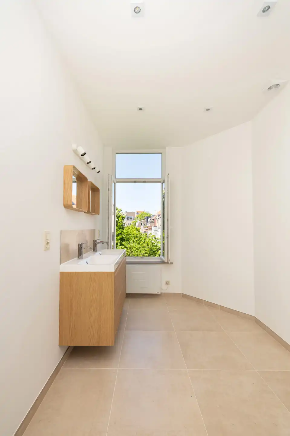 Volledig gerenoveerd appartement met 2 slaapkamers  foto 12