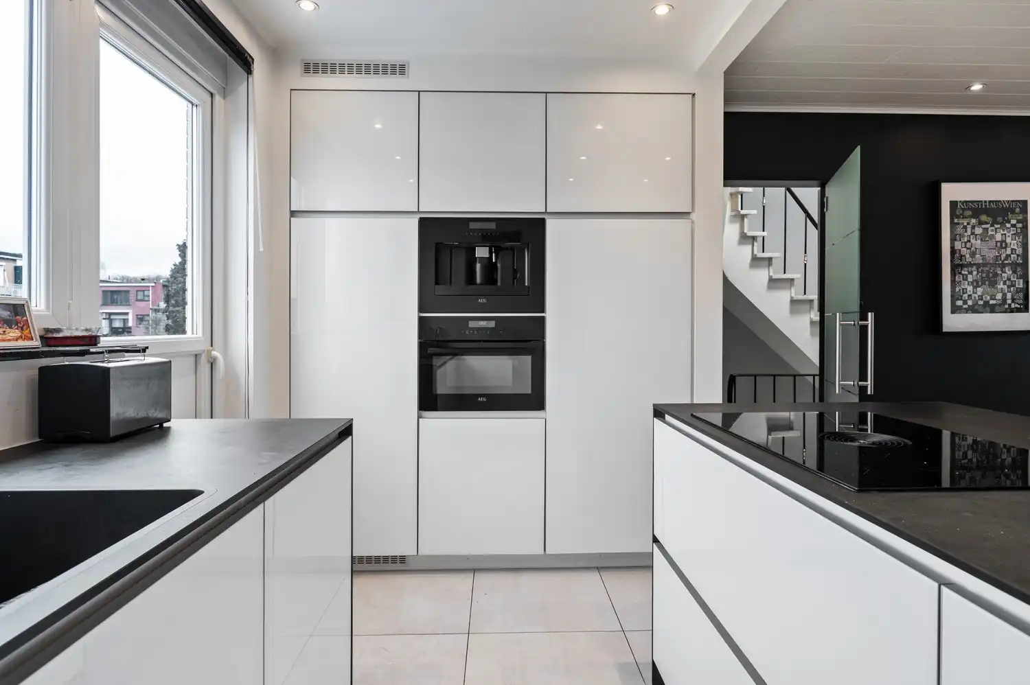 Recent gerenoveerde bel-etage&nbsp;met 3 slaapkamers te koop in Hoevenen! foto 5