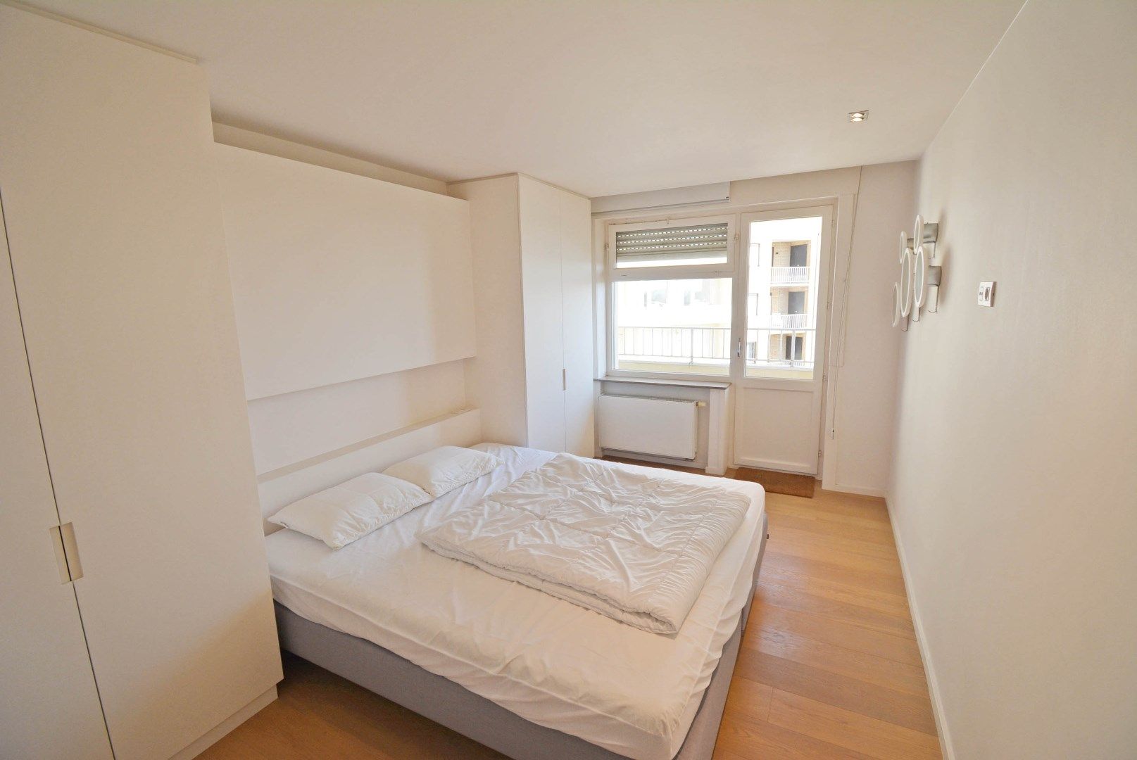 Mooi vernieuwd en zongericht appartement met goed zeezicht aan het Albertstrand foto 9