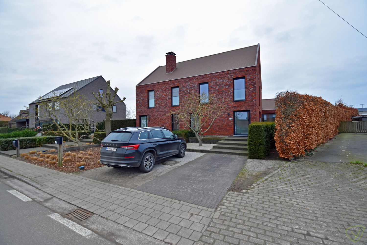 Prachtige moderne woning met luxueuze afwerking in Waarschoot! foto {{pictureIndex}}