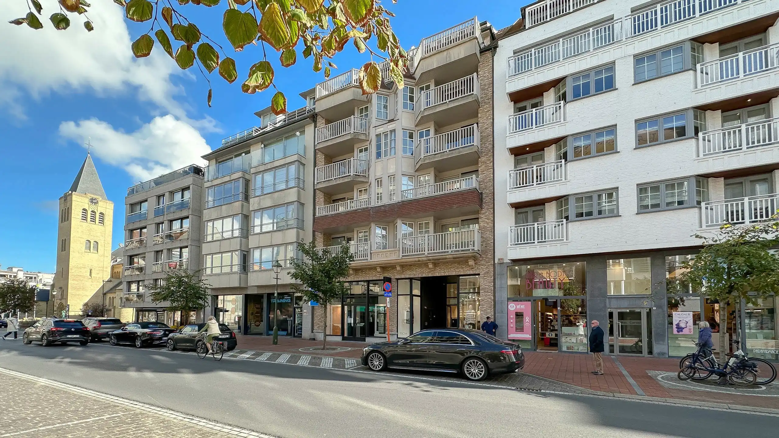 Elegant gemeubeld duplexappartement op de Dumortierlaan foto 2