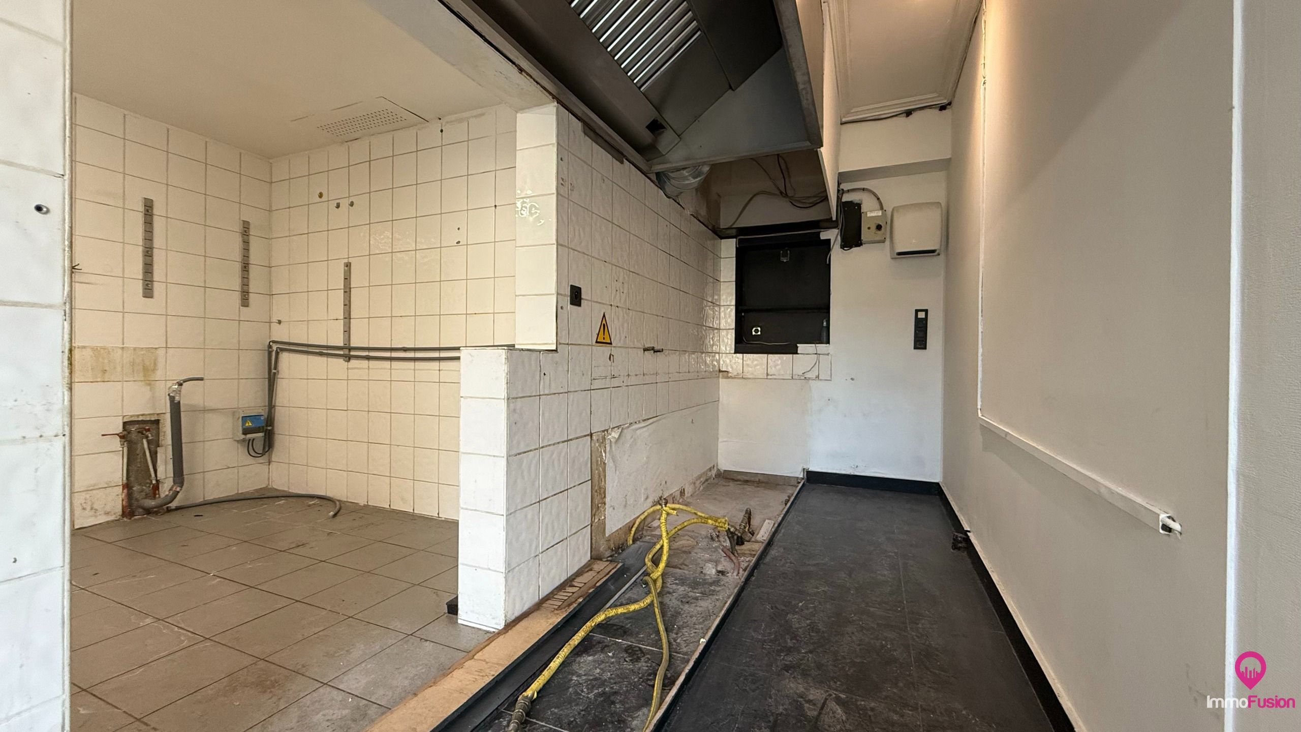 Instapklaar handelspand voor horeca op uitstekende locatie! foto 26