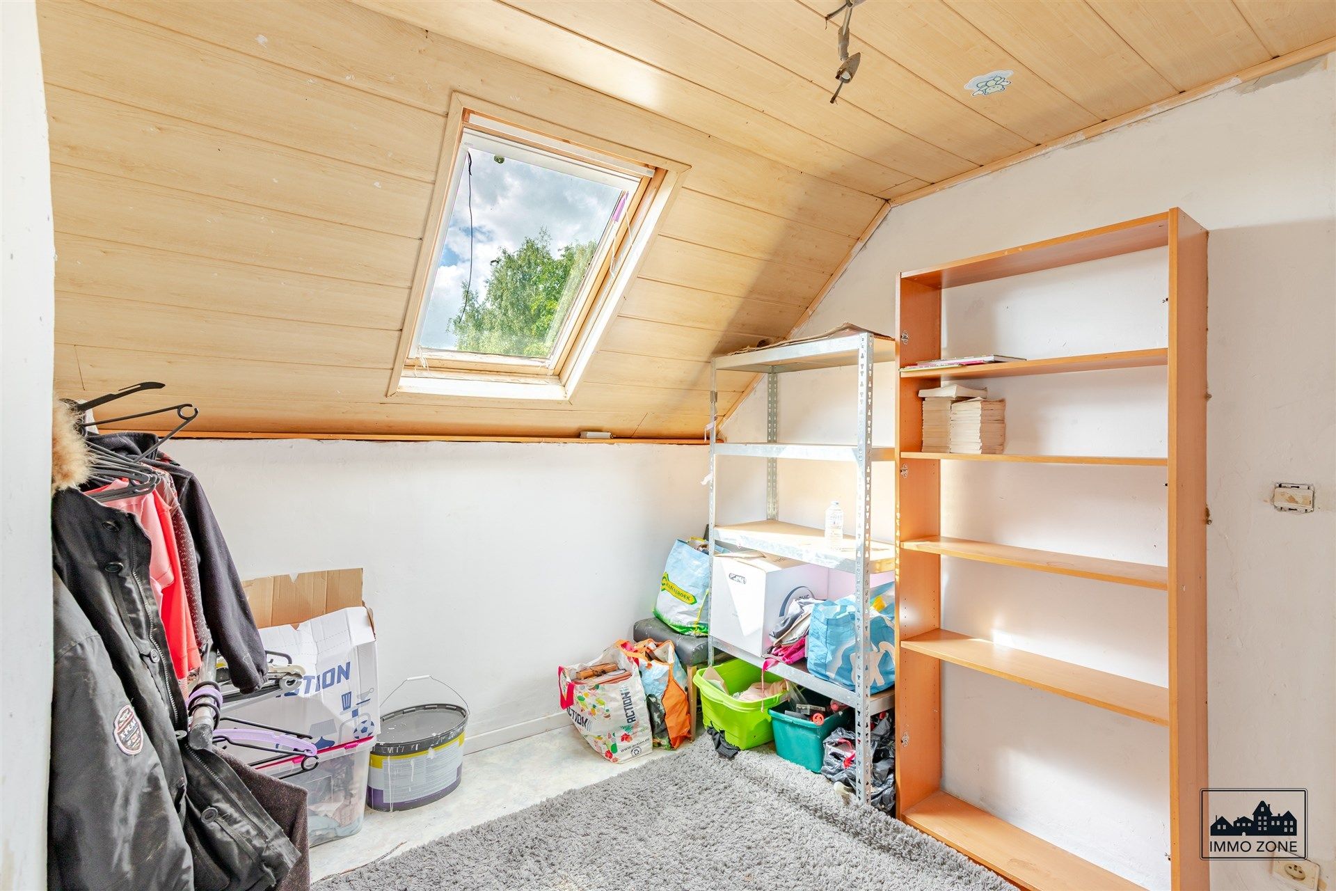 Te renoveren woning met potentieel in centrum Stekene foto 8