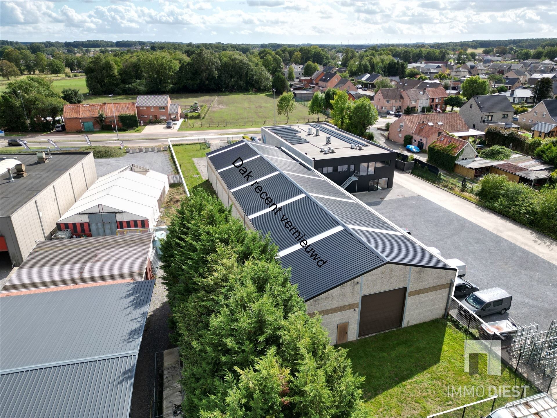 Magazijn met bureel en parking op toplocatie foto 3