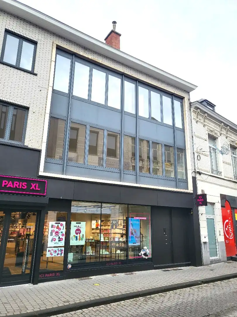 Totaal gerenov. app. centrum Diest 3 slpkrs foto {{pictureIndex}}