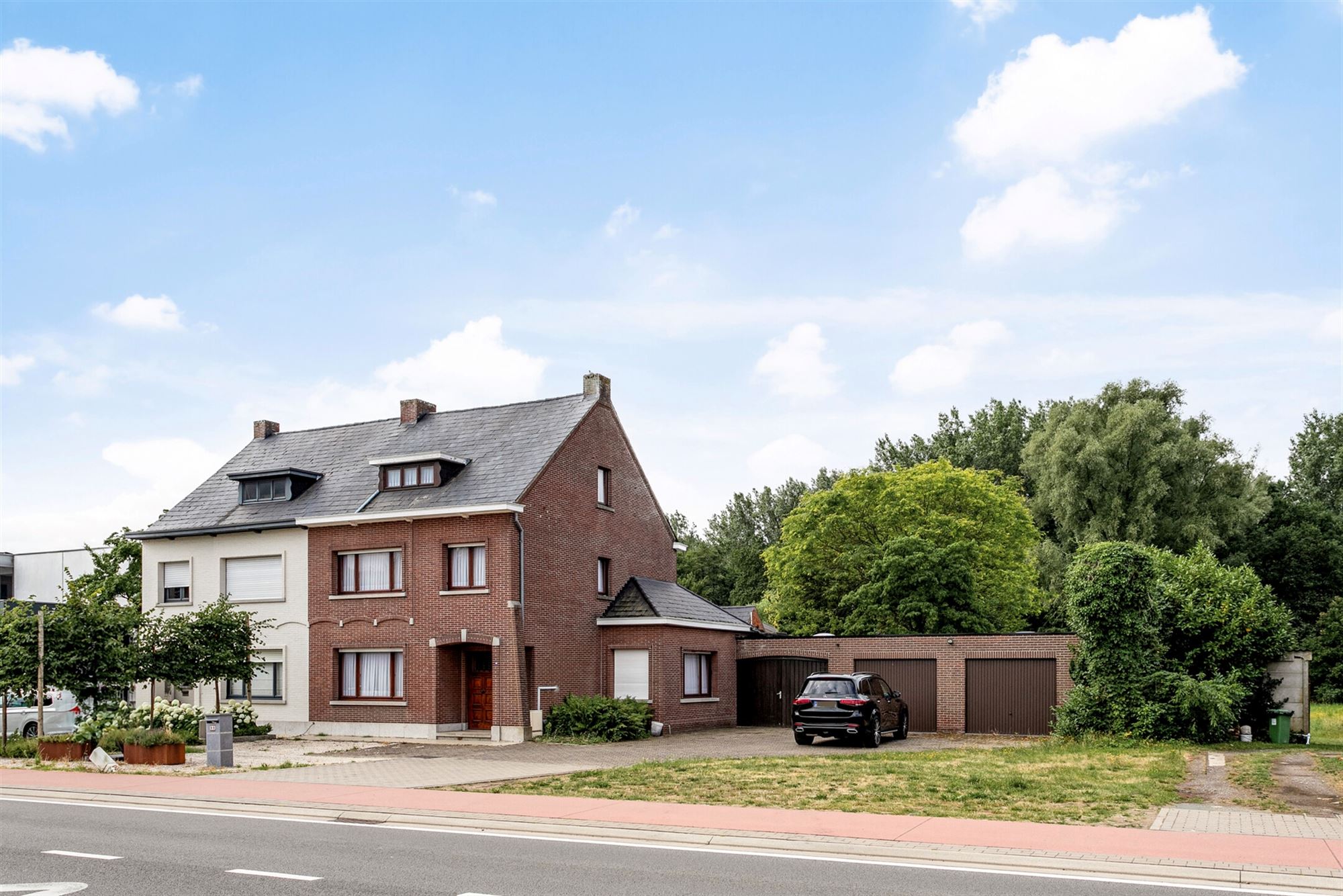 Hoofdfoto van de publicatie: VERRASSEND RUIME (252m²), CHARMANTE WONING OP 1018m² TEGEN AGRARISCH GEBIED