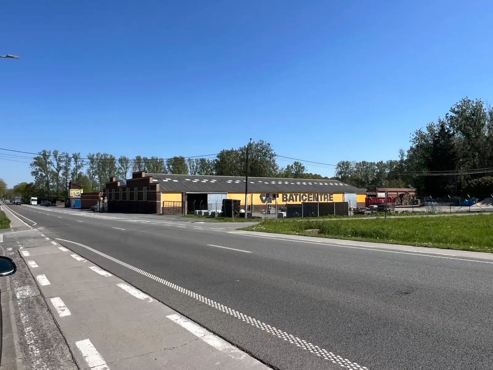 Verkoop van handelszaak BATICENTRE. (Aandelentransactie van vennootschap) foto {{pictureIndex}}
