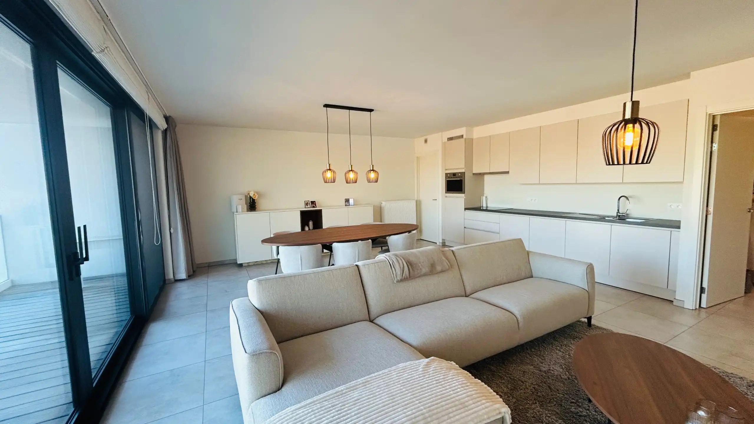 Ruim en verzorgd appartement met terras en autostaanplaats in residentie De Beuk foto 5