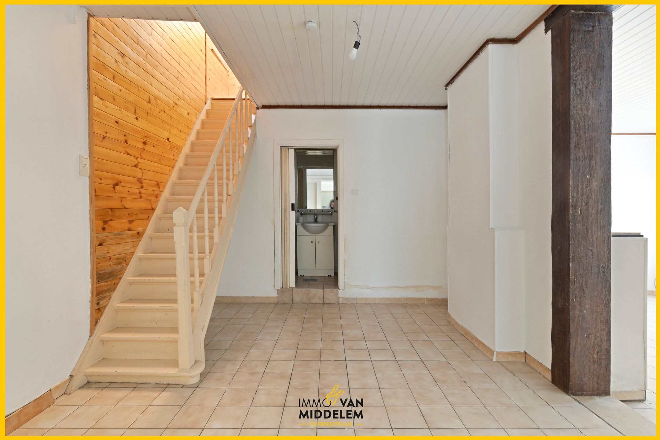 TE RENOVEREN WONING MET 2 KAMERS EN GARAGE foto 6