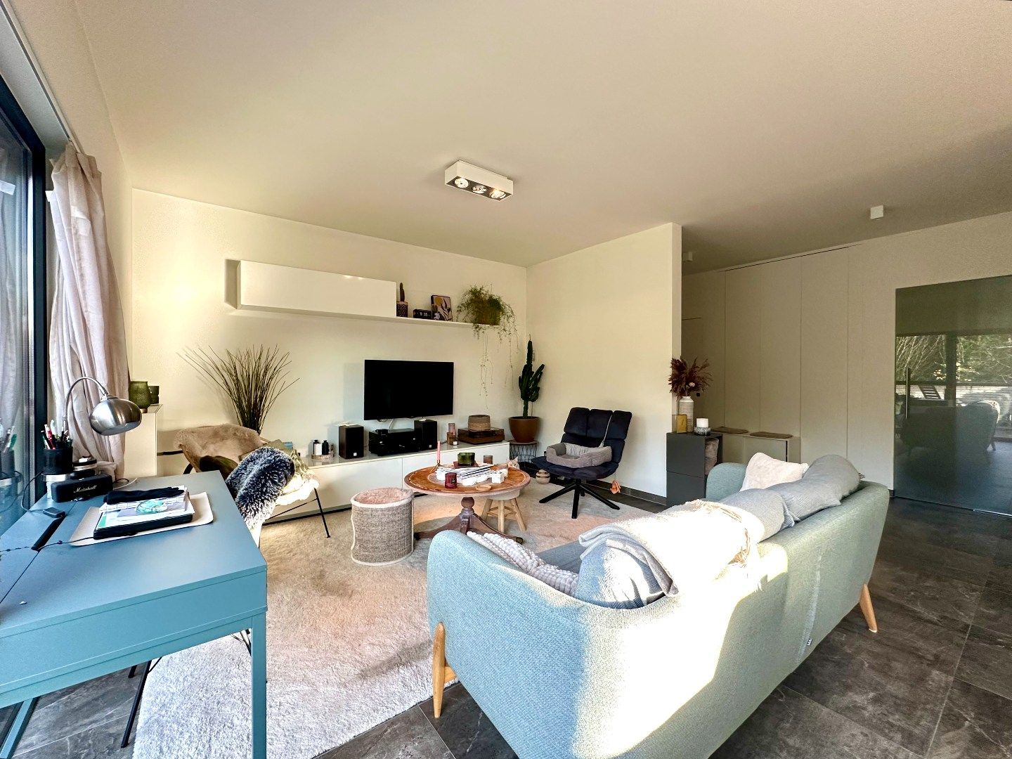 Modern penthouse met drie slaapkamers, groot terras en zicht op het groen  foto 4