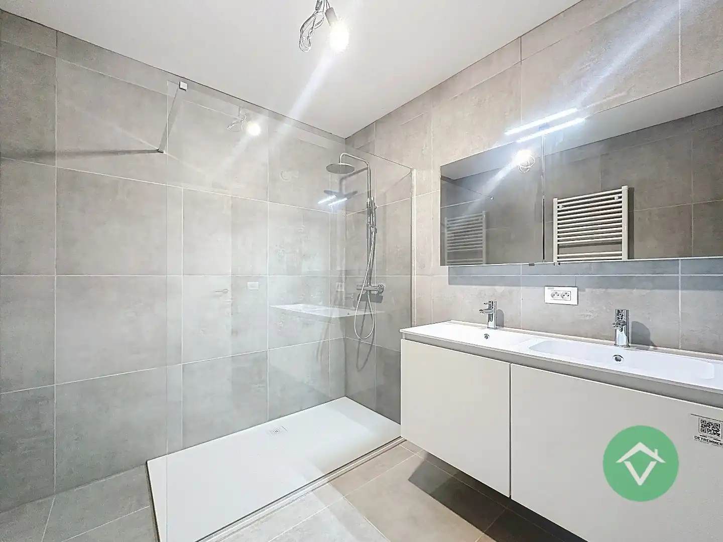 Wonen nabij jachthaven en zee - ruim appartement met terras en drie slaapkamers foto 18