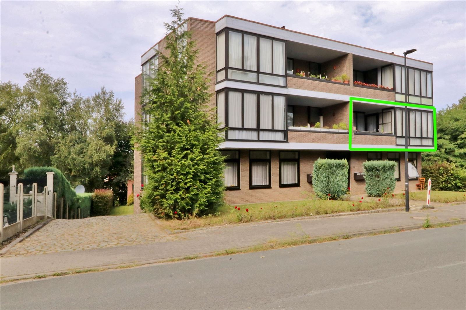Appartement met 2 slaapkamers, terras en garage foto 14