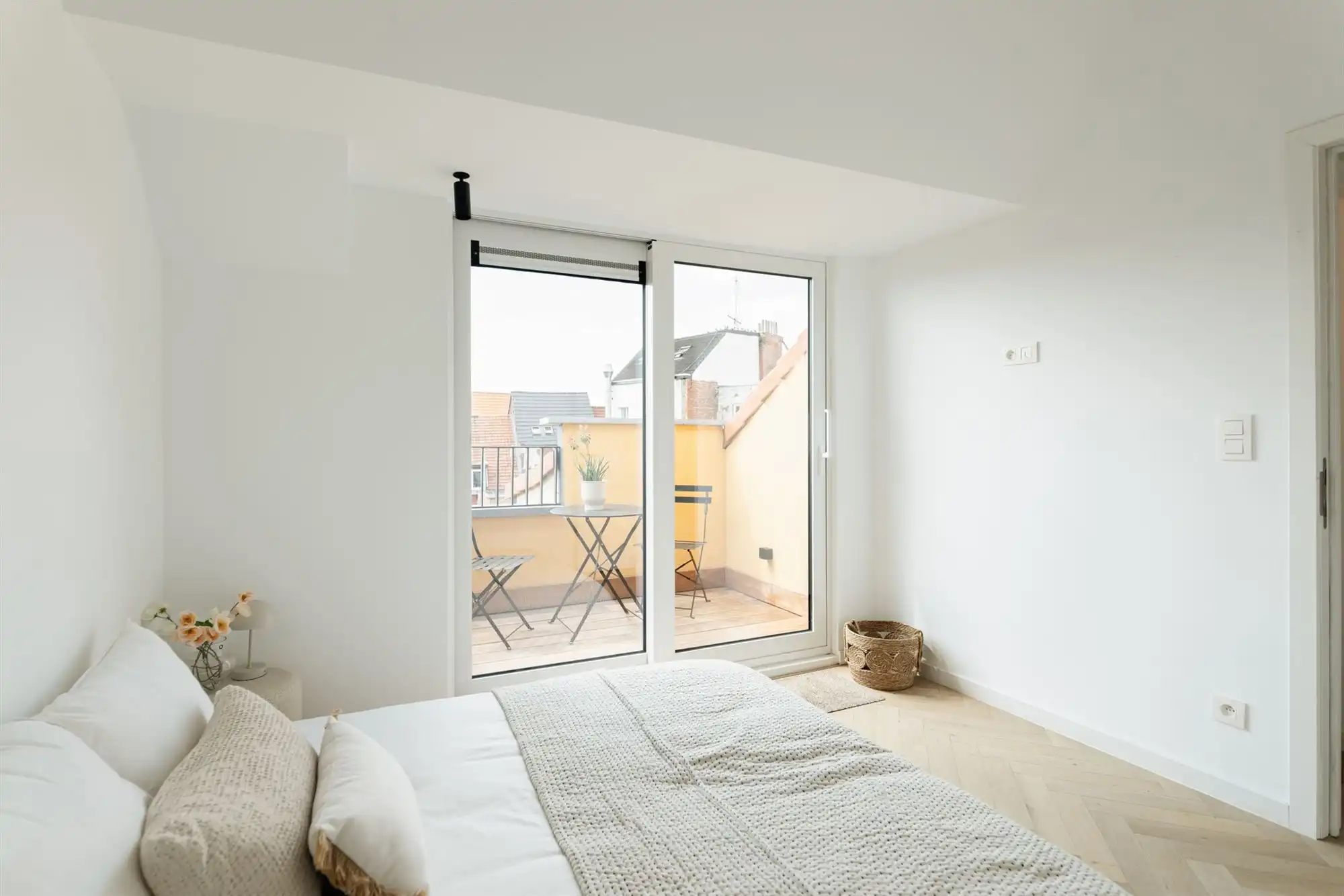 Gerenoveerd dakappartement met zonnig terras foto 17