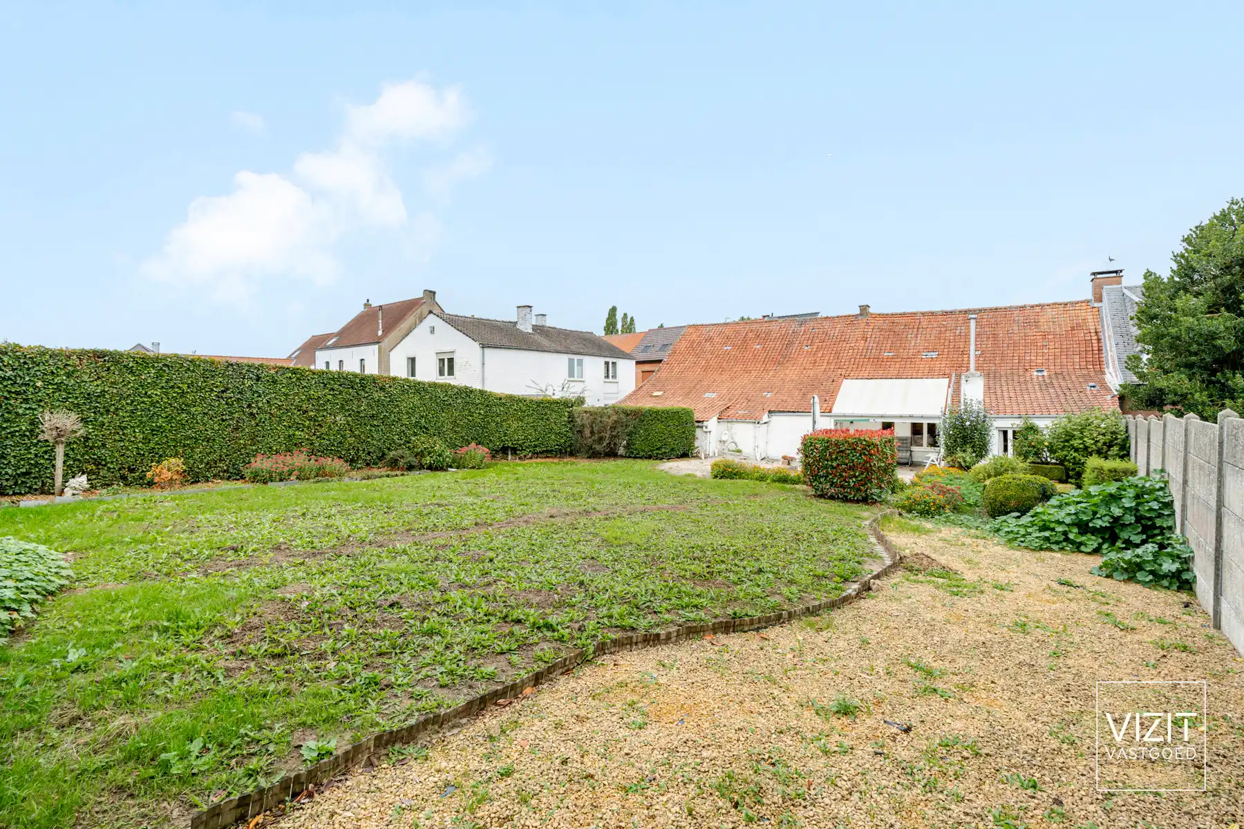 Renovatieproject met ruime garage!  foto 3