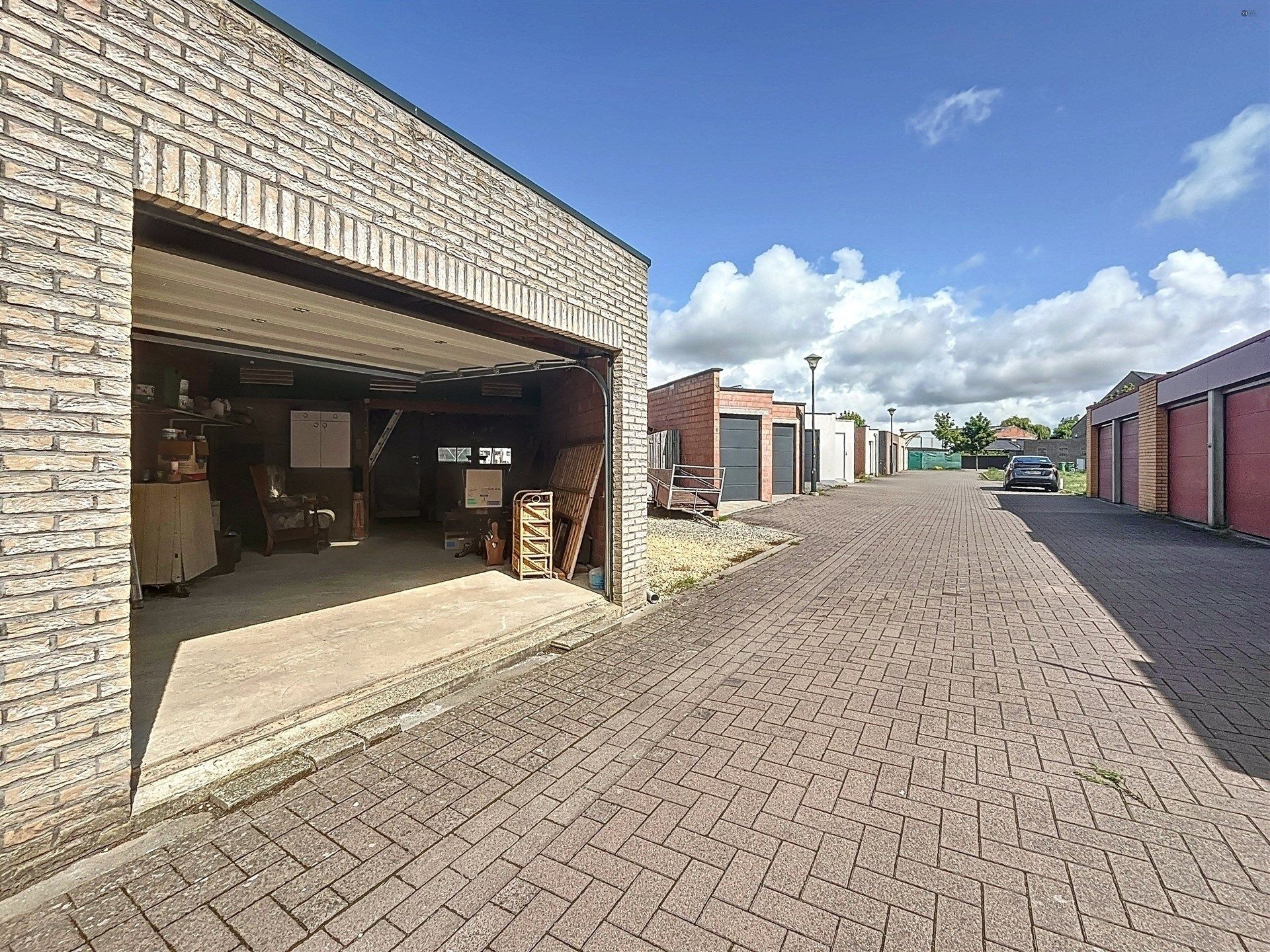 Gesloten bebouwing met aparte garage te Kieldrecht foto 14