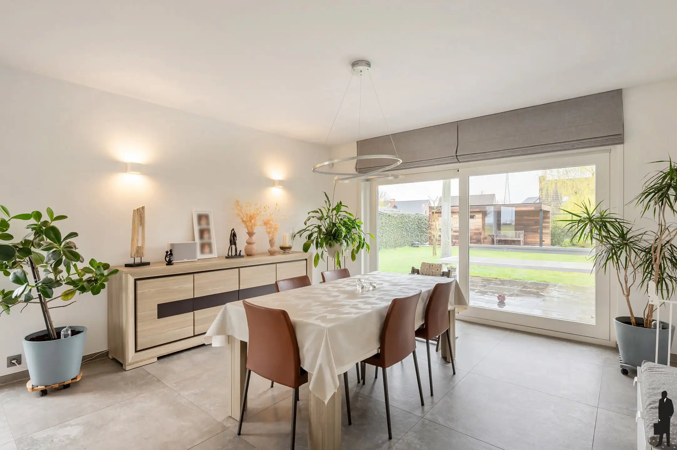 Instapklare woning met 3 slaapkamers en bureauruimte op toplocatie te Leest. foto 6